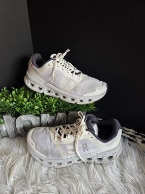 On Running Cloudgo Women Running Shoes in Light Gray And Cream. Size 9.5